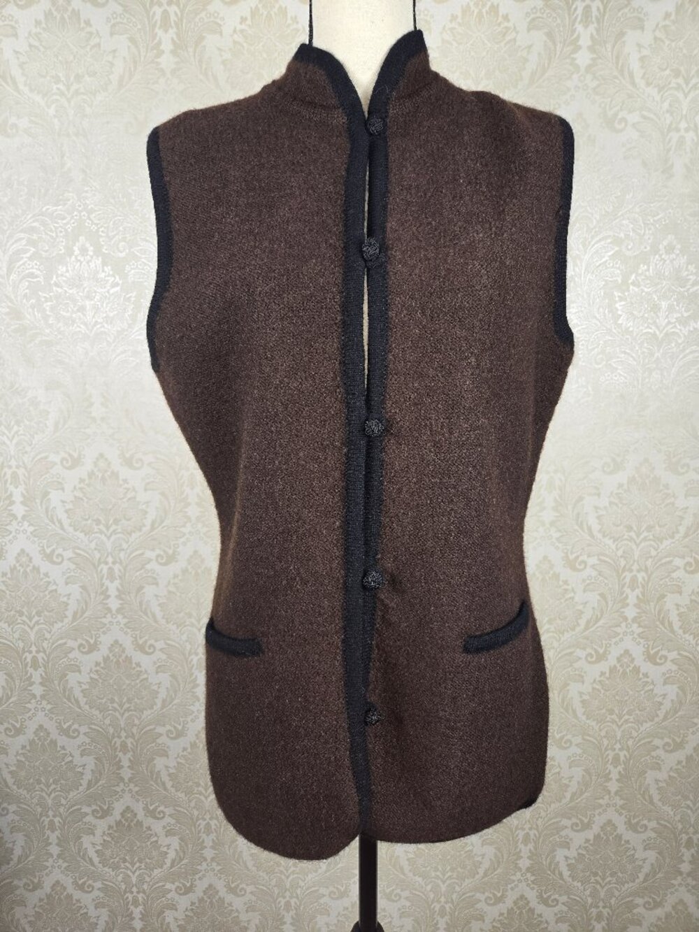 Knitting Needles Size Medium 100% Wool Vest Brown Black Trim Buttons Pockets VTG